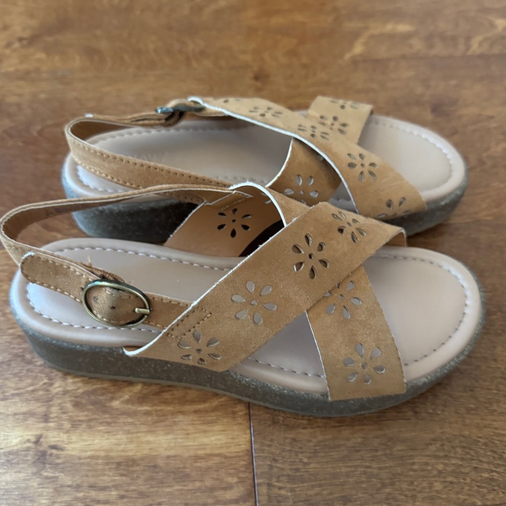 Kids Tan Old Navy Sandals Size 2